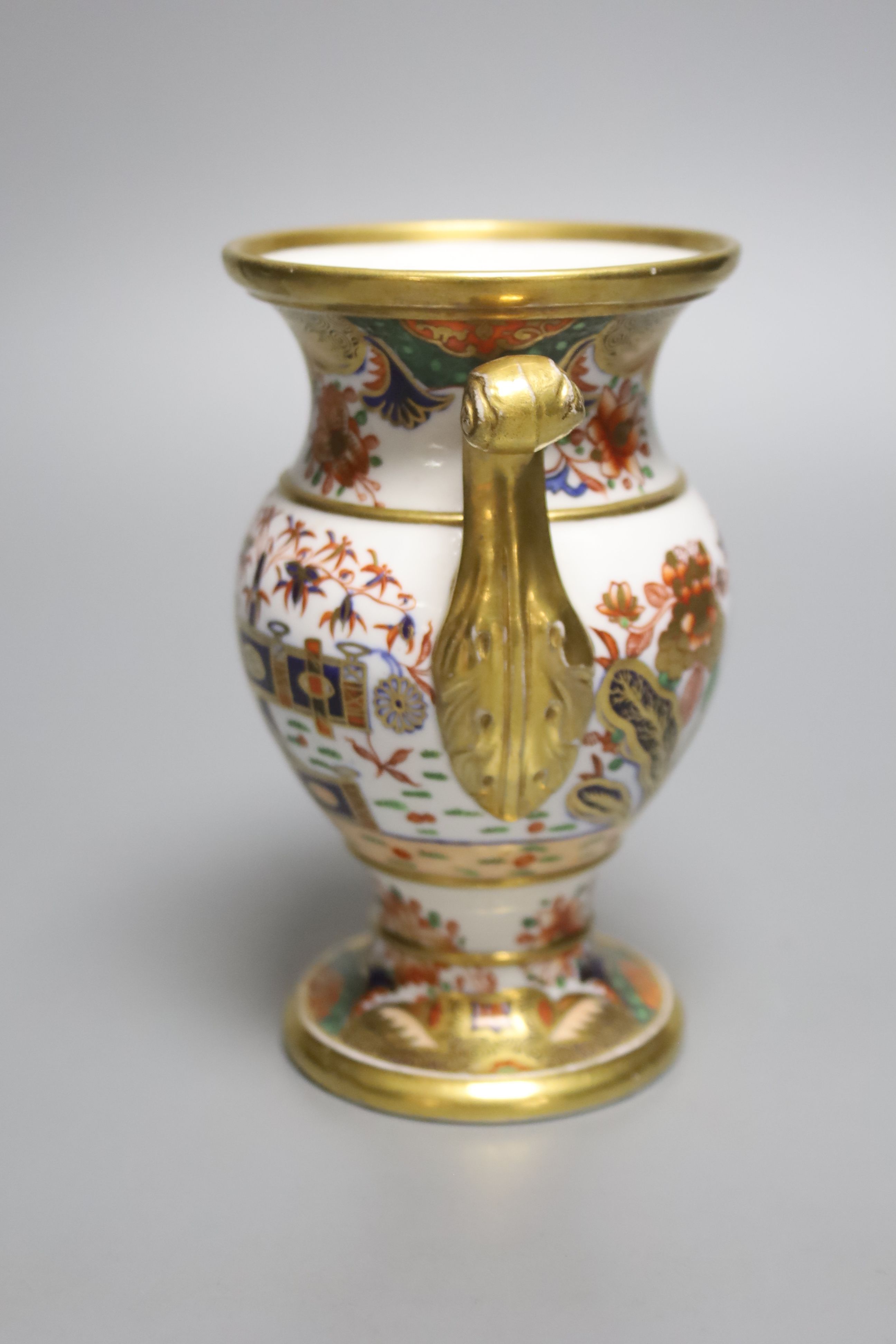 A Spode two handled vase painted with an imari pattern probably 967, no mark c.1815, height 14cm